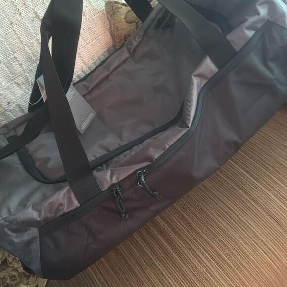 NWT - High Sierra 60L Essential Duffel Bag -
Mercury/Black - Picture 11 of 16